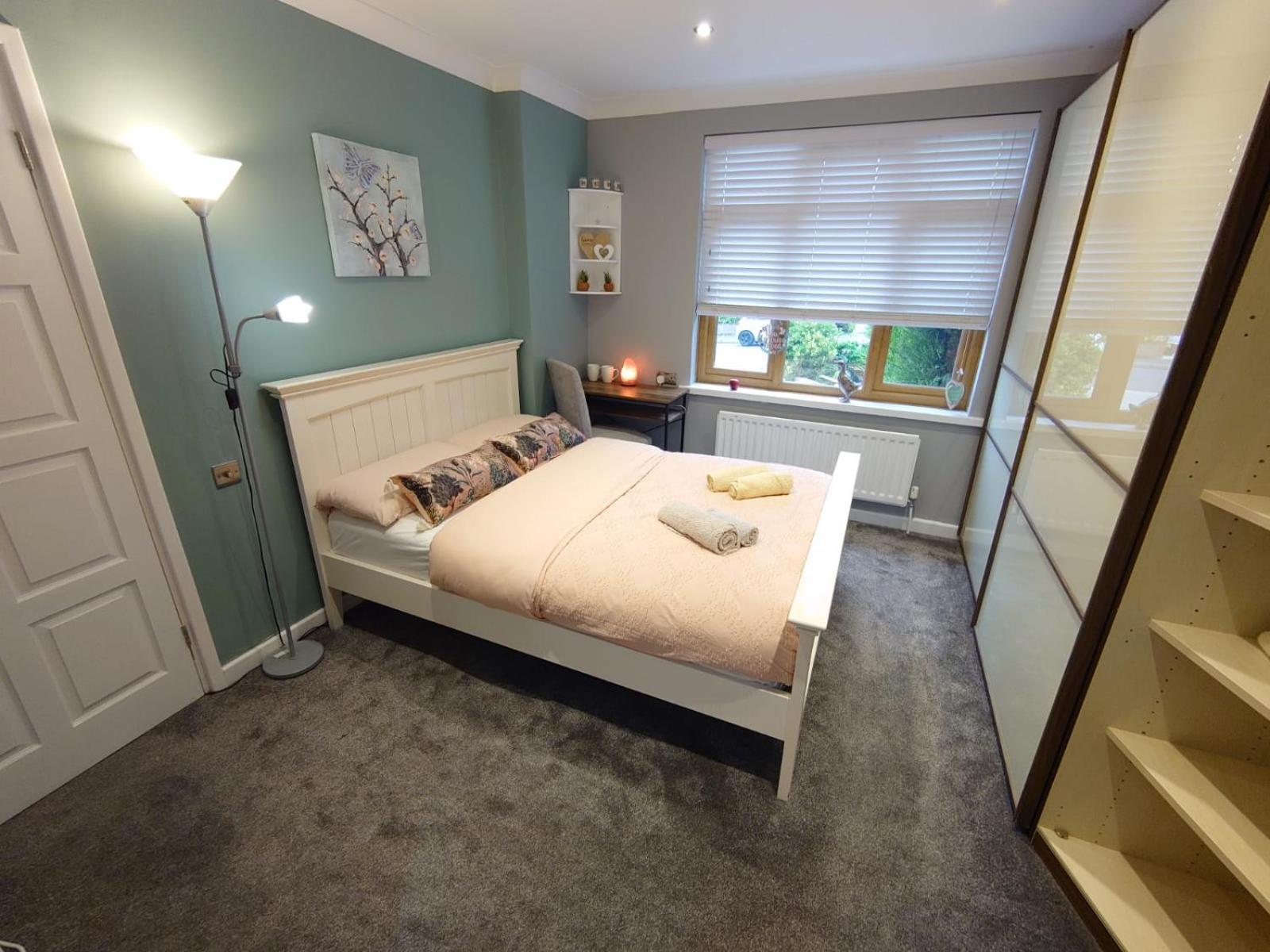 Lovely Room With Ensuite In A Quiet House Rayleigh Bagian luar foto